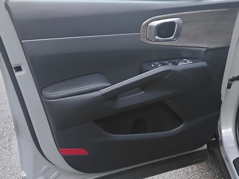 Used 2022 Kia Sorento EX w/ Panoramic Sunroof Package image 16