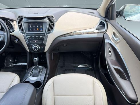 Used 2017 Hyundai Santa Fe Sport FWD image 28
