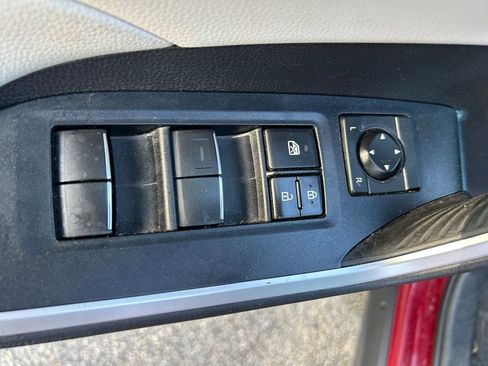 Used 2020 Toyota RAV4 XLE Premium image 17