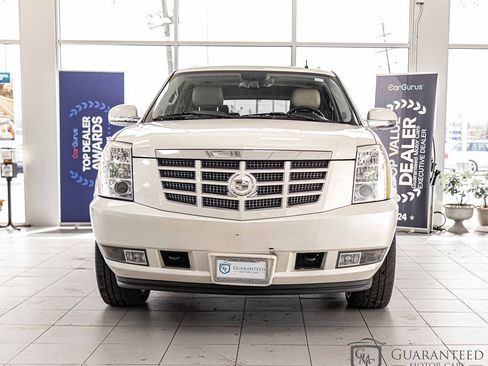 Used 2010 Cadillac Escalade 2WD Hybrid image 2