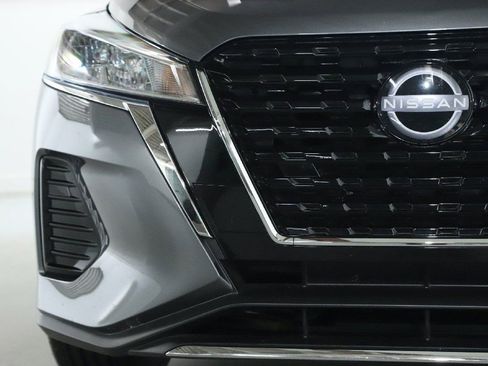 Certified 2024 Nissan Kicks SV image 8