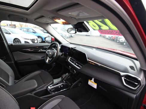 Used 2026 Chevrolet TrailBlazer LT w/ Convenience Package AWD/4WD image 19