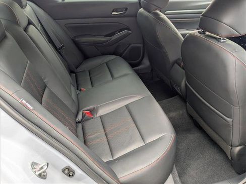 Used 2023 Nissan Altima 2.5 SR w/ SR Premium Package image 20