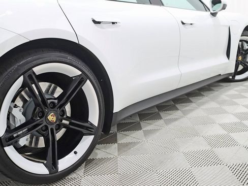 Used 2024 Porsche Taycan 4S image 11