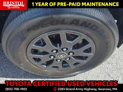Used 2025 Toyota 4Runner SR5 AWD/4WD image 9
