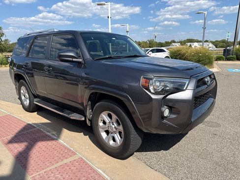 Used 2018 Toyota 4Runner SR5 RWD image 3