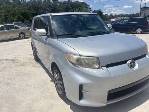 Used 2013 Scion xB image 3