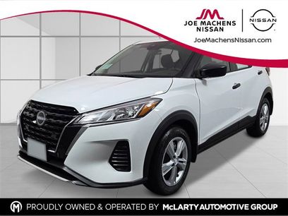 New 2025 Nissan Kicks Play S