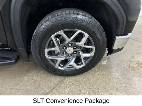 Used 2024 GMC Sierra 1500 SLT w/ SLT Premium Plus Package AWD/4WD image 17