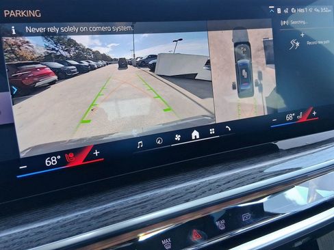 New 2026 BMW 750e xDrive w/ Executive Package image 24