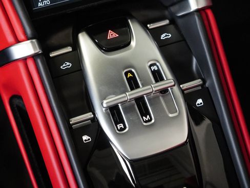 Used 2024 Ferrari Roma Spider RWD image 29