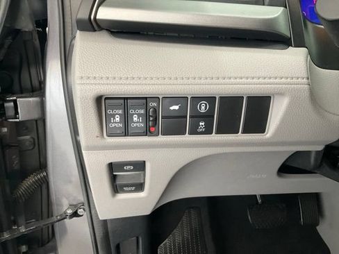 Certified 2023 Honda Odyssey EX-L image 9