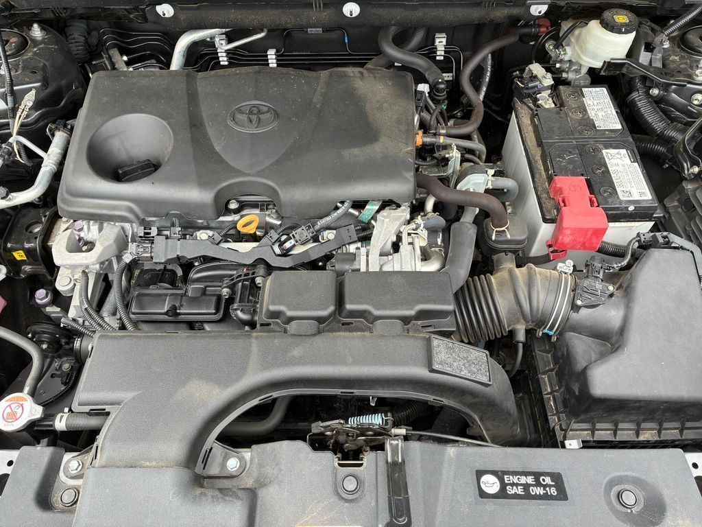 Used 2021 Toyota RAV4 XLE Premium FWD image 34
