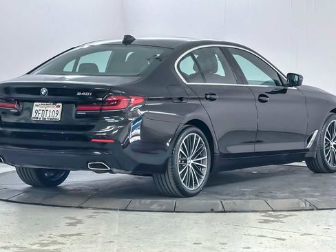 Used 2023 BMW 540i w/ Convenience Package image 2