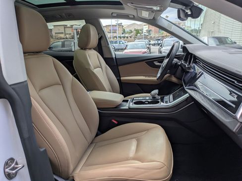 Used 2023 Audi Q8 Premium Plus AWD/4WD image 28