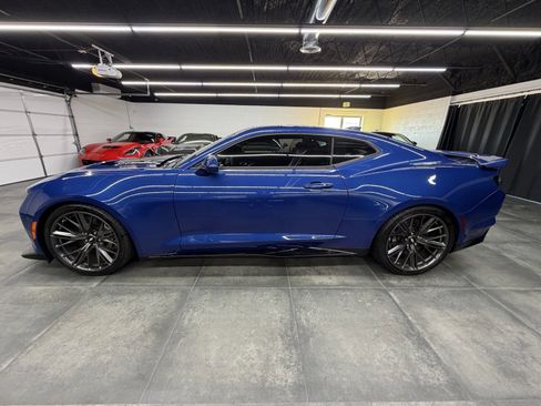 Used 2019 Chevrolet Camaro ZL1 image 3