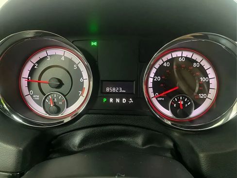 Used 2020 Dodge Grand Caravan SXT FWD image 18