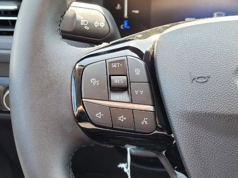 New 2025 Ford Escape SE image 16