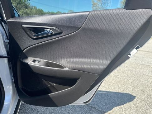 Used 2016 Chevrolet Malibu LT image 18