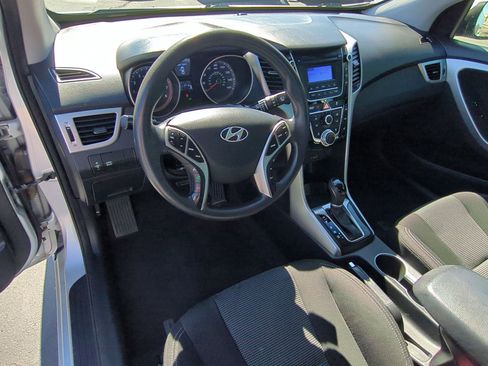 Used 2014 Hyundai Elantra GT image 16