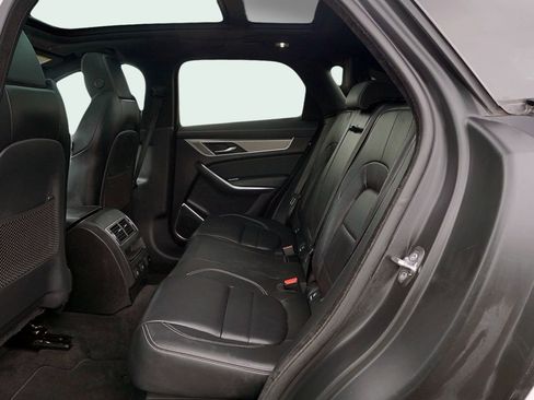 Used 2024 Jaguar F-PACE R-Dynamic S image 18