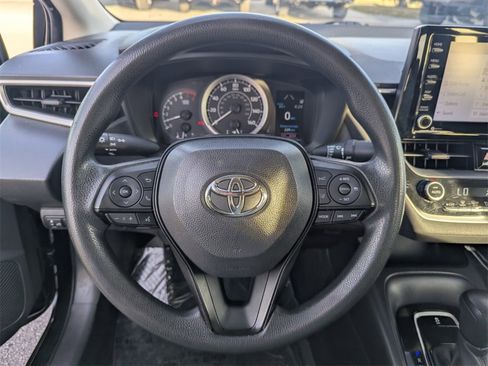 Used 2022 Toyota Corolla LE image 24