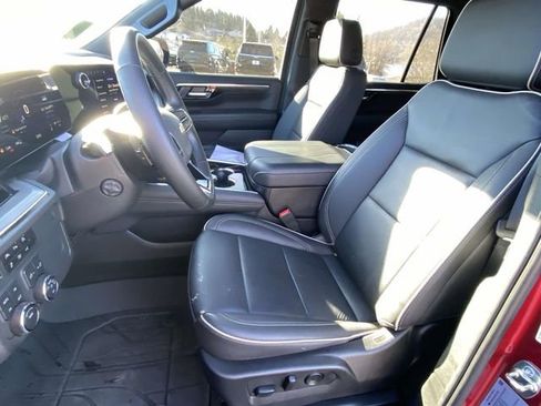 Certified 2025 Chevrolet Tahoe Premier image 17