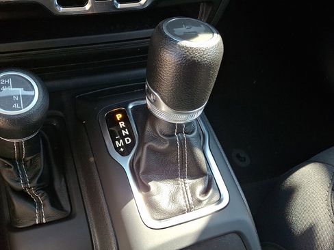 Used 2022 Jeep Wrangler Unlimited Sahara w/ Cold Weather Group image 14