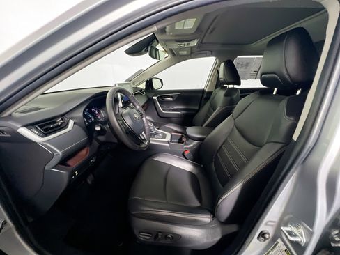 Used 2022 Toyota RAV4 Limited image 14