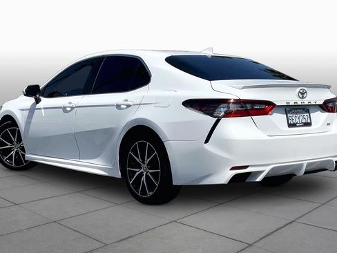 Used 2021 Toyota Camry SE image 11