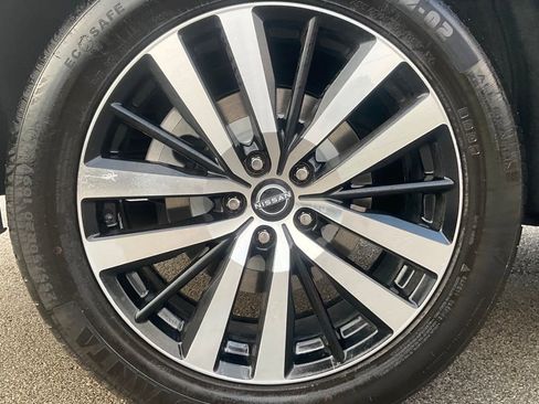 Used 2023 Nissan Pathfinder Platinum AWD/4WD image 8