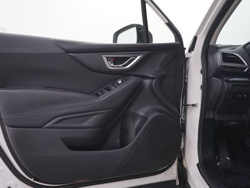 Used 2020 Subaru Forester Premium AWD/4WD image 19