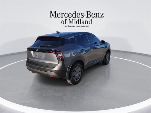 Used 2025 Nissan Kicks S image 8