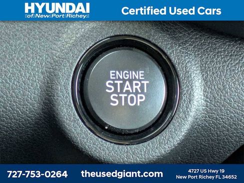 Certified 2024 Hyundai Venue SEL image 31