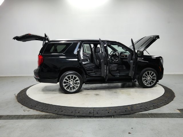 Used 2025 GMC Yukon Denali AWD/4WD image 17