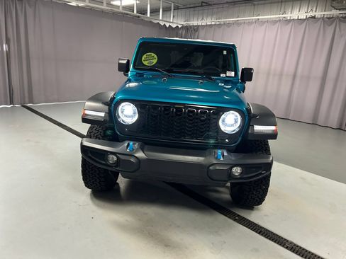 Used 2024 Jeep Wrangler Unlimited AWD/4WD image 2