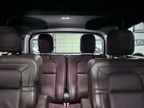 Used 2025 Lincoln Aviator Reserve w/ Illumination Package RWD image 15
