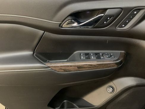 Used 2022 GMC Acadia Denali image 11