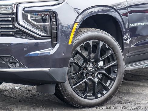 New 2026 Chevrolet Suburban Premier image 4