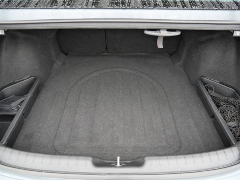 Certified 2022 Hyundai Elantra Limited w/ Preferred Accessory Package image 18