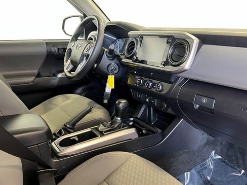 Used 2020 Toyota Tacoma SR5 image 14