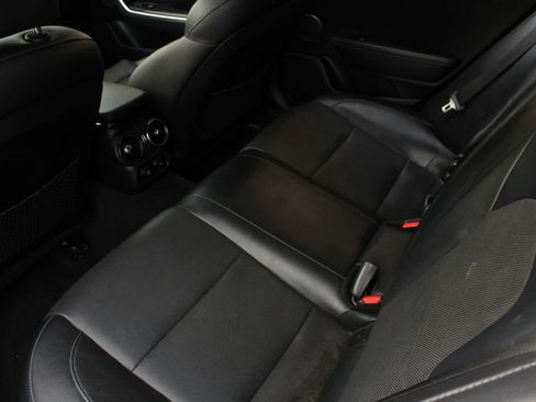 Used 2018 Kia Stinger Premium RWD image 17