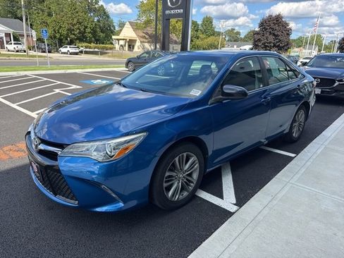 Used 2017 Toyota Camry SE image 6