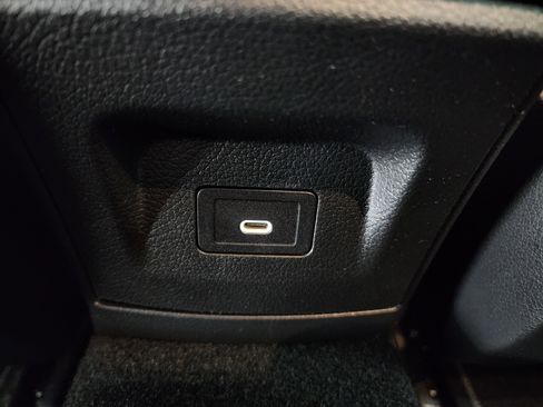 Used 2025 Mercedes-Benz CLA 250 4MATIC image 33