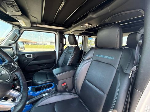 Used 2022 Jeep Wrangler Unlimited Rubicon 4xe w/ Cold Weather Group AWD/4WD image 14