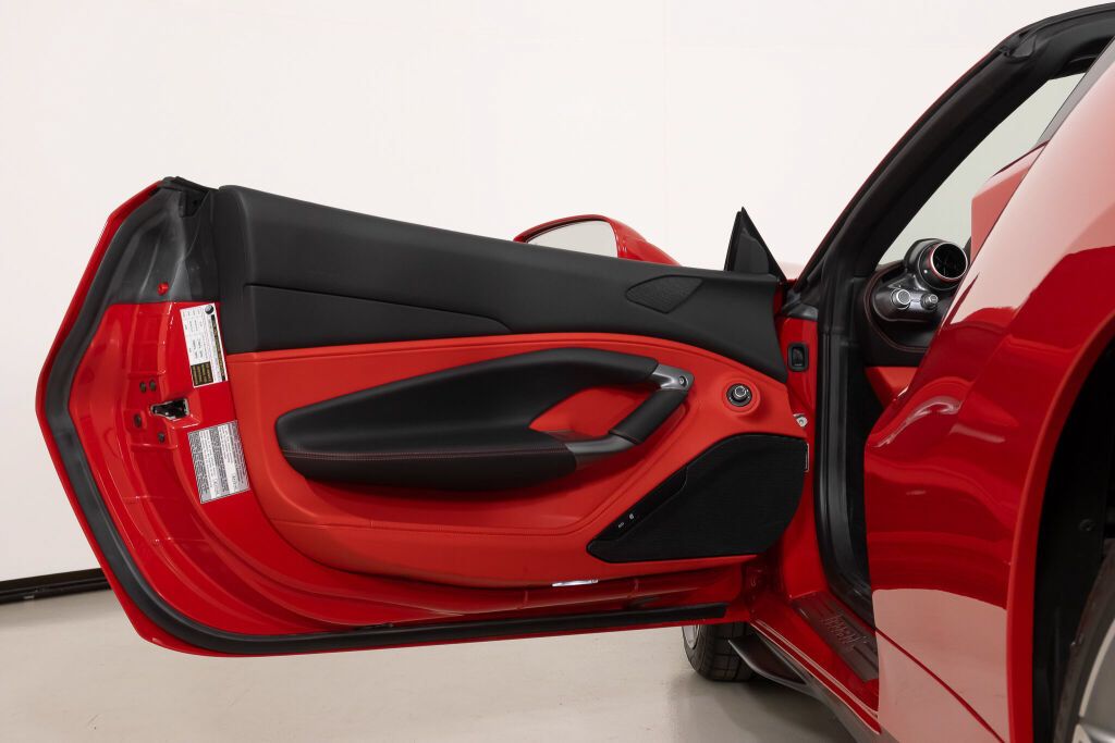 Used 2022 Ferrari F8 Tributo RWD image 32
