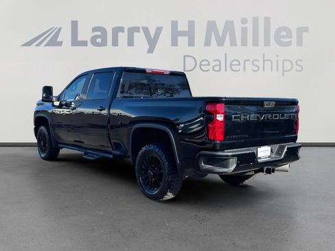 Used 2023 Chevrolet Silverado 2500 LT w/ Midnight Edition image 4