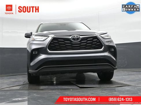 Used 2023 Toyota Highlander Limited image 35
