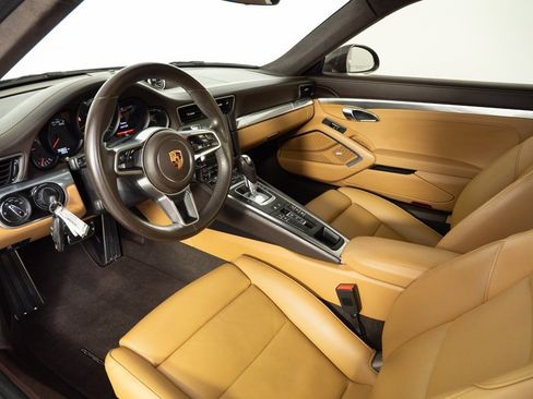 Certified 2018 Porsche 911 Carrera 4S image 4