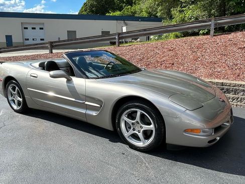 Used 2000 Chevrolet Corvette Convertible RWD image 11